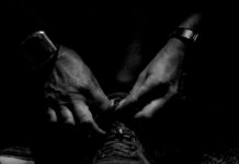 Footwear and running injuries